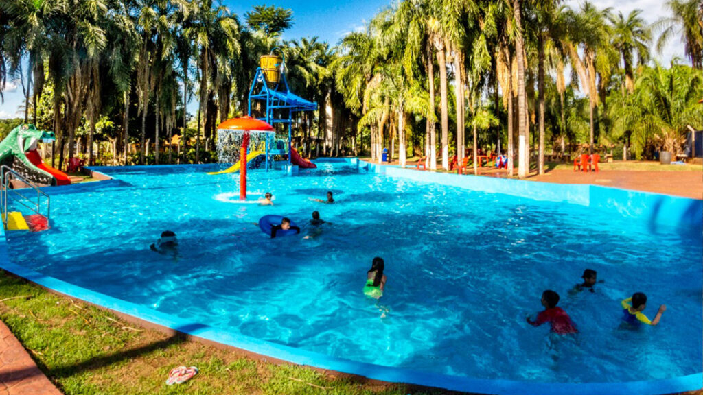 Piscinas e área aquática